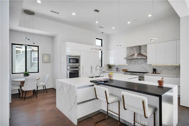 332 Avenue E, Redondo Beach, CA 90277