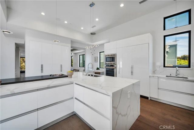 332 Avenue E, Redondo Beach, CA 90277