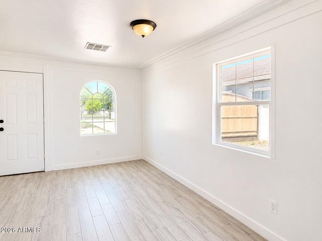 4437 S 8TH Place S, Phoenix, AZ 85040