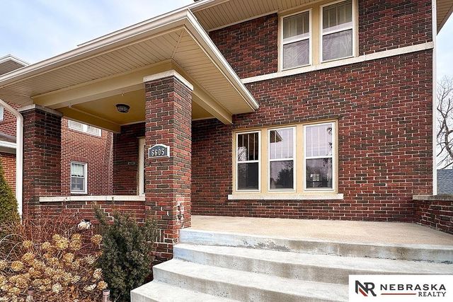 6605 Minne Lusa Boulevard, Omaha, NE 68112