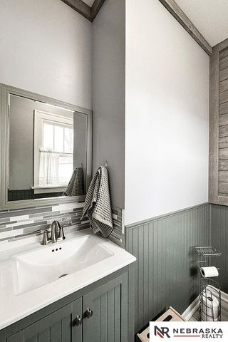 6605 Minne Lusa Boulevard, Omaha, NE 68112