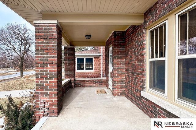 6605 Minne Lusa Boulevard, Omaha, NE 68112