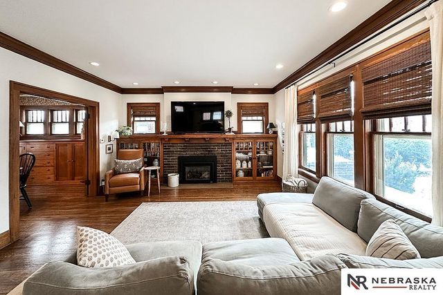 6605 Minne Lusa Boulevard, Omaha, NE 68112