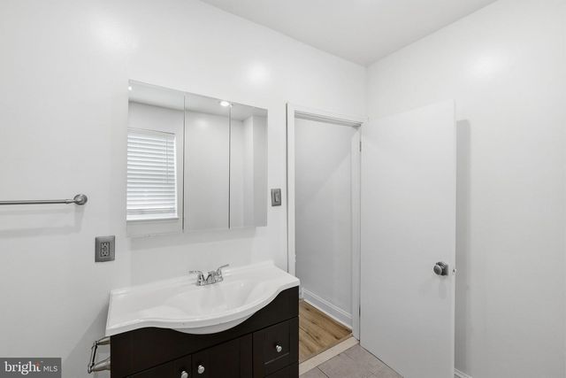 1802 TREE ST, Philadelphia, PA 19145