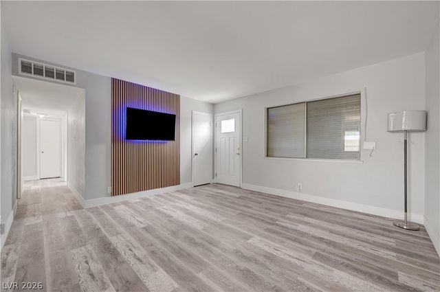 6344 Evergreen Avenue, Las Vegas, NV 89107