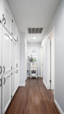 691 Oxford Street, Porterville, CA 93257