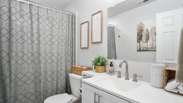 691 Oxford Street, Porterville, CA 93257