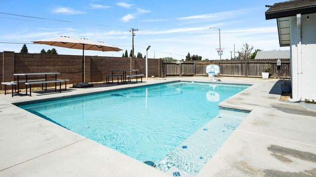 691 Oxford Street, Porterville, CA 93257