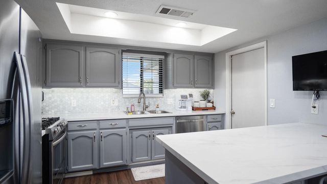 691 Oxford Street, Porterville, CA 93257