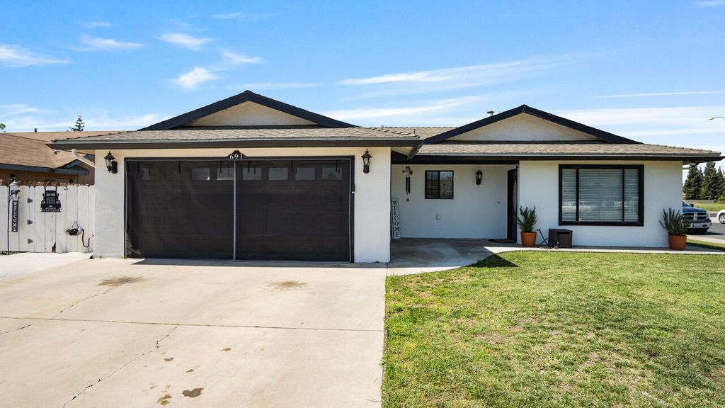691 Oxford Street, Porterville, CA 93257