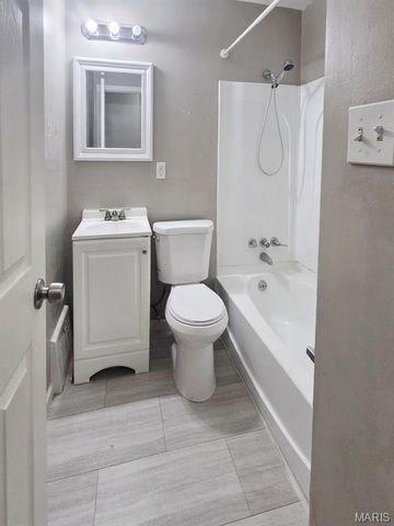 1075 Wycomb Drive, Florissant, MO 63033