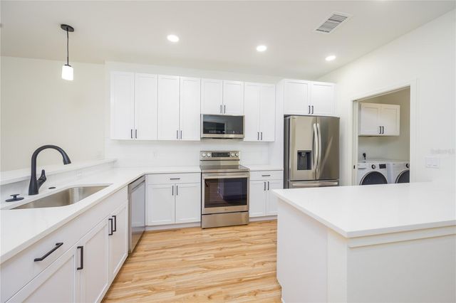 415 SE 1ST AVENUE 201, Ocala, FL 34471