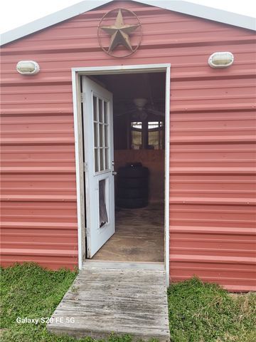 9813 County Road 309, Navasota, TX 77868