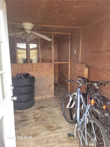 9813 County Road 309, Navasota, TX 77868