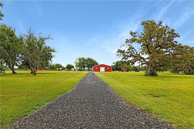 9813 County Road 309, Navasota, TX 77868