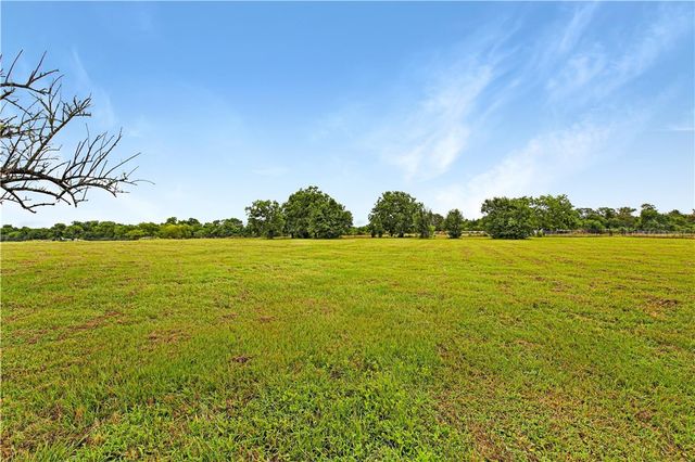 9813 County Road 309, Navasota, TX 77868