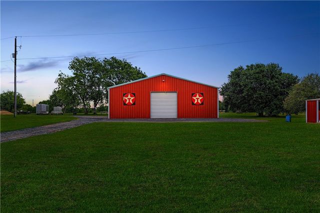 9813 County Road 309, Navasota, TX 77868