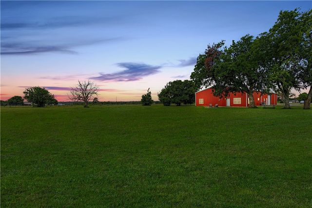 9813 County Road 309, Navasota, TX 77868