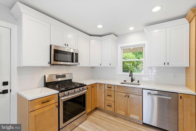 8416 DANFORD CT, Springfield, VA 22152