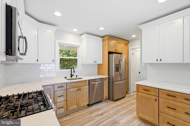 8416 DANFORD CT, Springfield, VA 22152