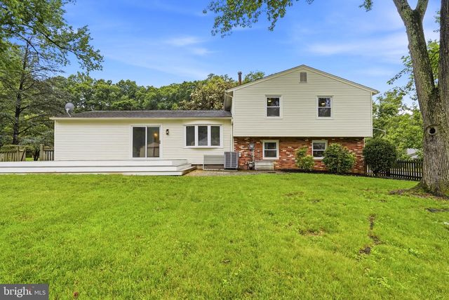 8416 DANFORD CT, Springfield, VA 22152