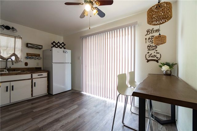 1746 Mission Dr, Corpus Christi, TX 78417