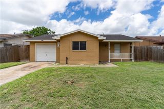 1746 Mission Dr, Corpus Christi, TX 78417