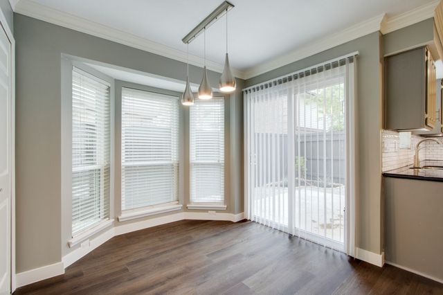 319 Stoneledge, Irving, TX 75063