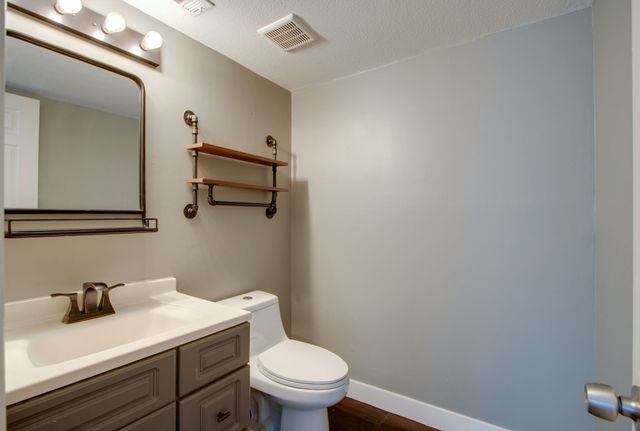 319 Stoneledge, Irving, TX 75063