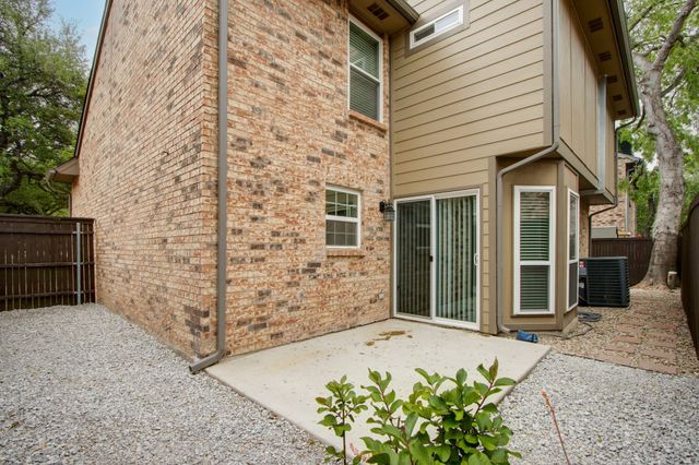 319 Stoneledge, Irving, TX 75063