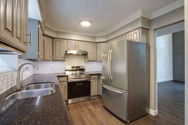 319 Stoneledge, Irving, TX 75063