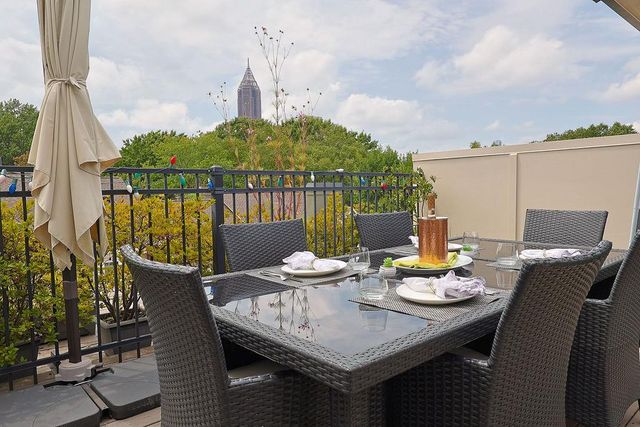 347 Brownstones Circle NE, Atlanta, GA 30312