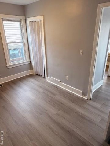 1857 Russell Avenue, Lincoln Park, MI 48146