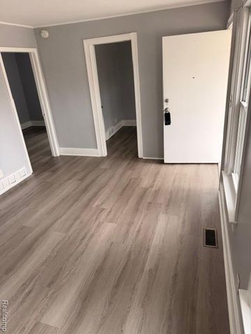 1857 Russell Avenue, Lincoln Park, MI 48146