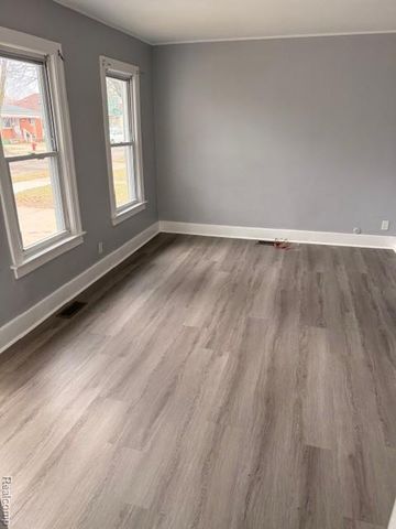 1857 Russell Avenue, Lincoln Park, MI 48146