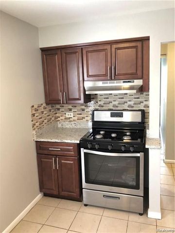 1857 Russell Avenue, Lincoln Park, MI 48146