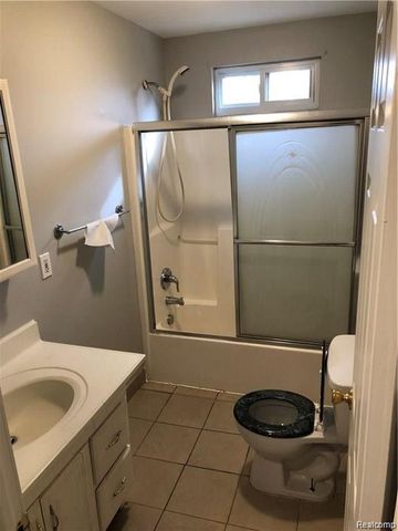 1857 Russell Avenue, Lincoln Park, MI 48146