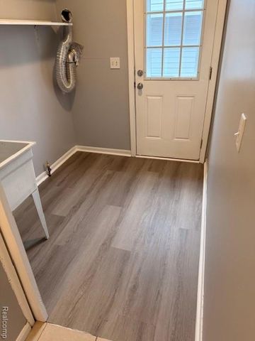 1857 Russell Avenue, Lincoln Park, MI 48146