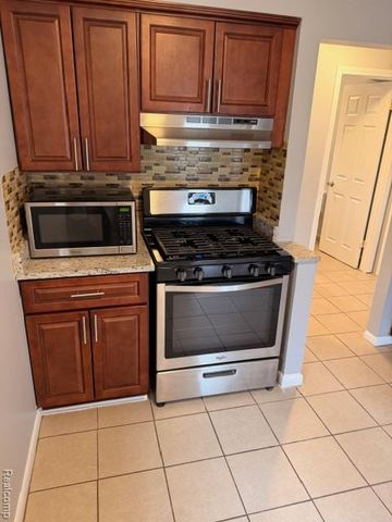 1857 Russell Avenue, Lincoln Park, MI 48146