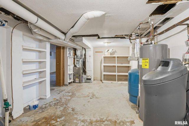 9520 115TH Street, Blue Grass, IA 52726