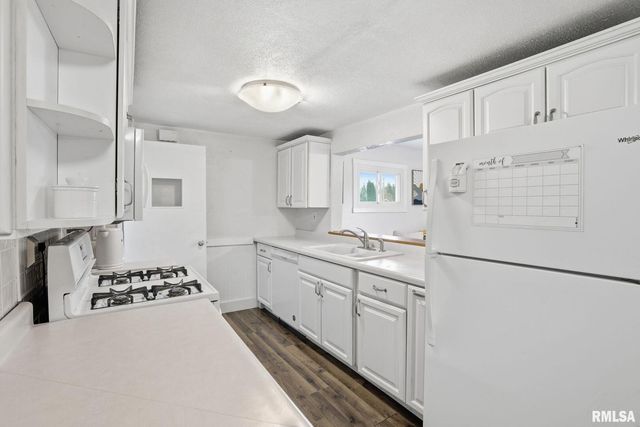 9520 115TH Street, Blue Grass, IA 52726