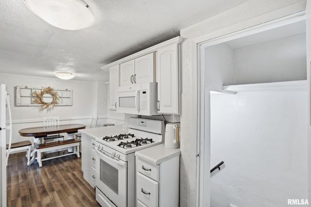 9520 115TH Street, Blue Grass, IA 52726