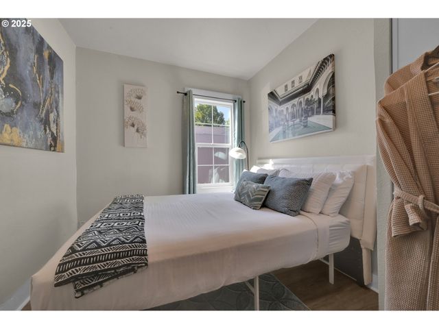 263 W 16TH Ave, Eugene, OR 97401