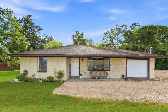 3910 Dickinson Avenue, Dickinson, TX 77539