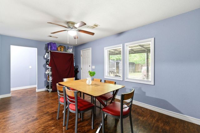 3910 Dickinson Avenue, Dickinson, TX 77539