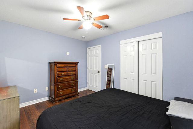 3910 Dickinson Avenue, Dickinson, TX 77539