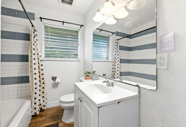3910 Dickinson Avenue, Dickinson, TX 77539