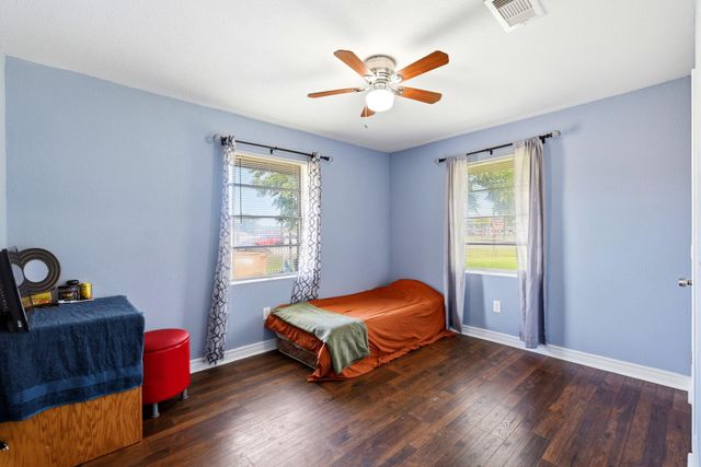 3910 Dickinson Avenue, Dickinson, TX 77539