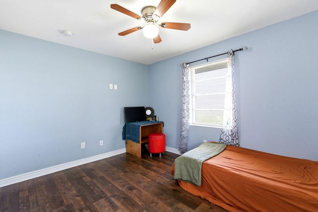 3910 Dickinson Avenue, Dickinson, TX 77539