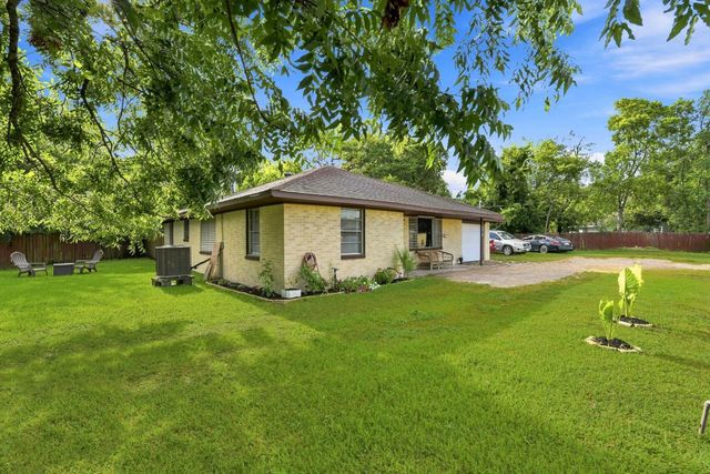3910 Dickinson Avenue, Dickinson, TX 77539